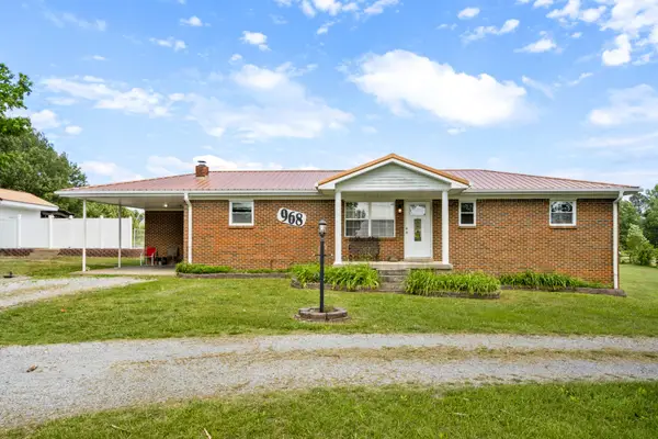 968 Old Nashville Hwy, Mc Ewen, TN 37101