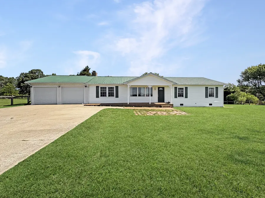 1390 Cooley Ford Rd, Tennessee Ridge, TN 37178 - #3