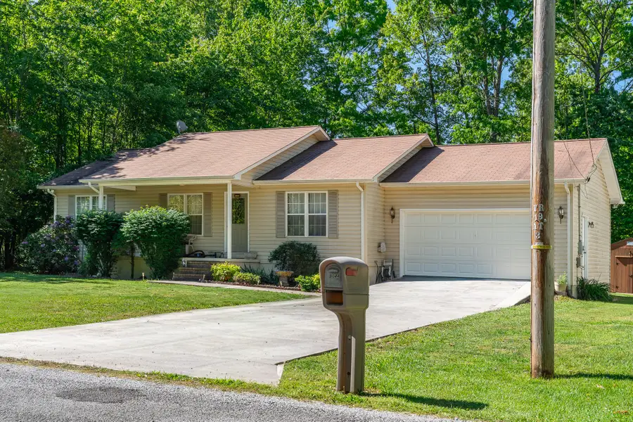 9044 Weketa Dr, Crossville, TN 38572 - #2