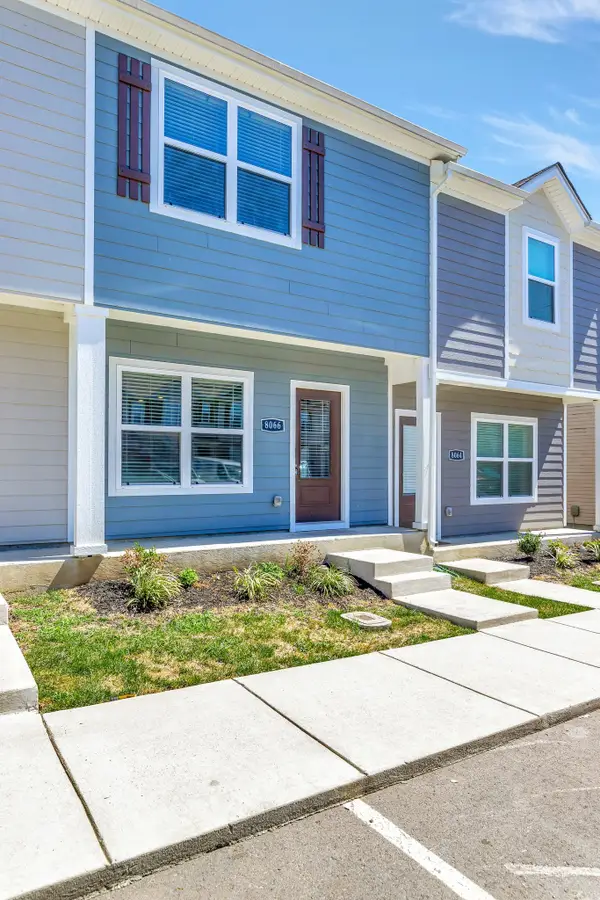8066 Logan Dr, La Vergne, TN 37086