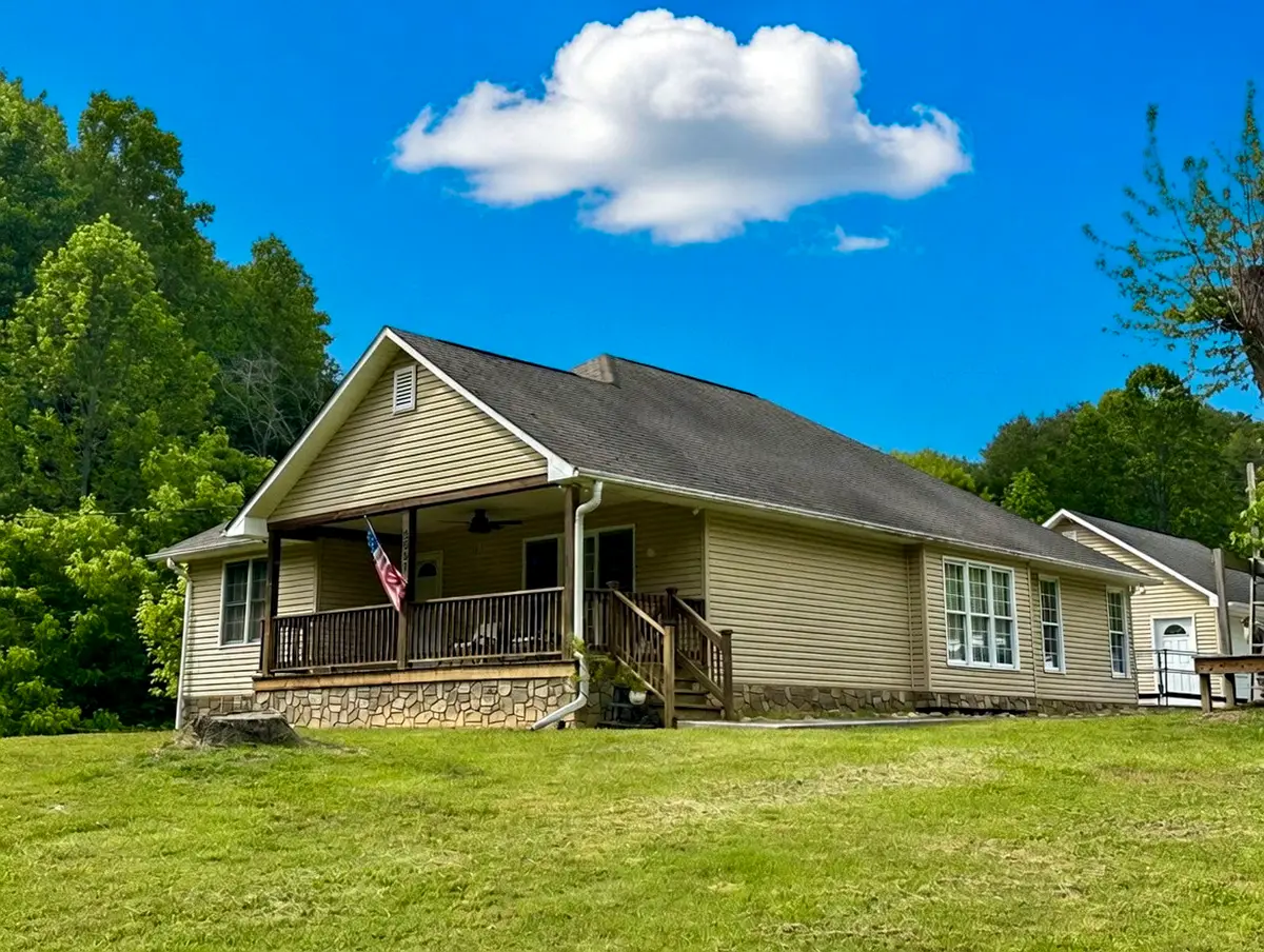 2397 Lower Rinehart Rd, Dandridge, TN 37725 - #1