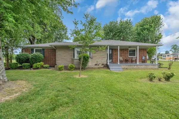 921 Dry Creek Rd, Smithville, TN 37166