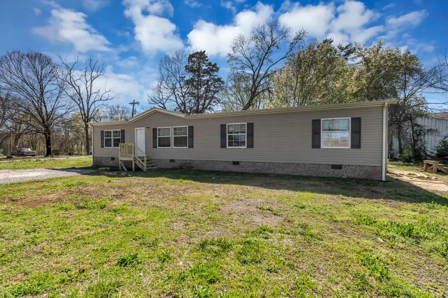 201 England St W, Cowan, TN 37318 - #3