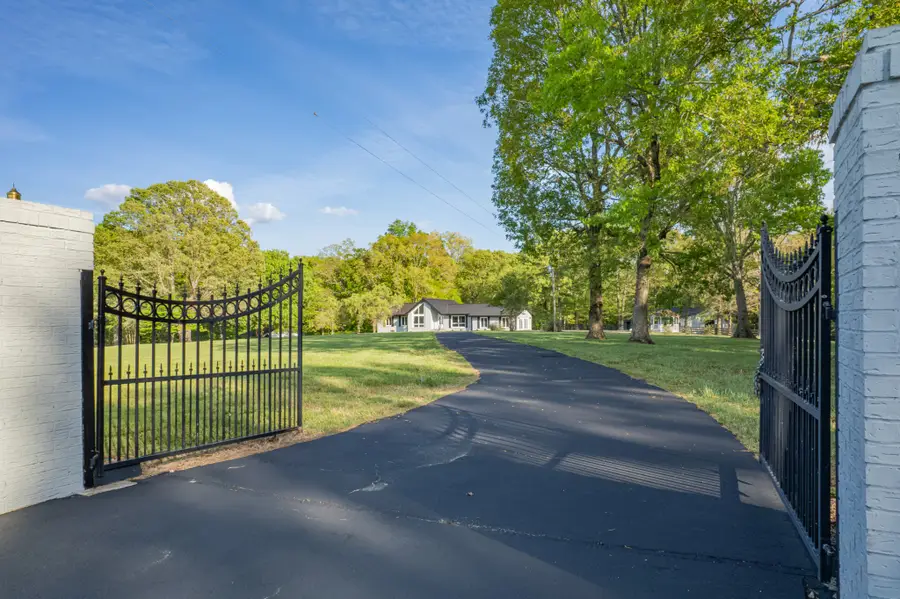 26 Oakwood Ave, Summertown, TN 38483 - #2