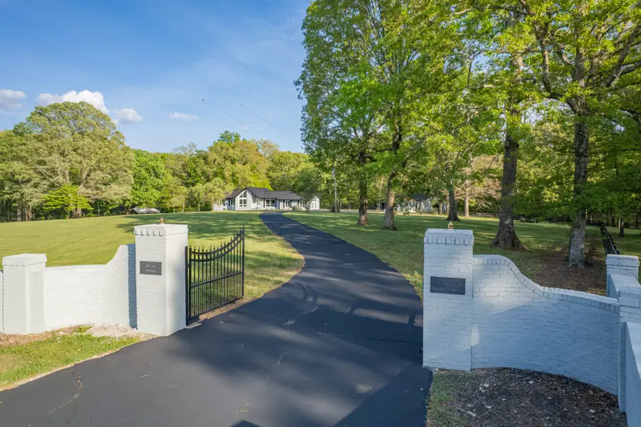 26 Oakwood Ave, Summertown, TN 38483 - #3