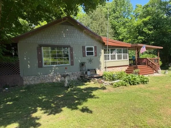 806 Case Rd, Prospect, TN 38477