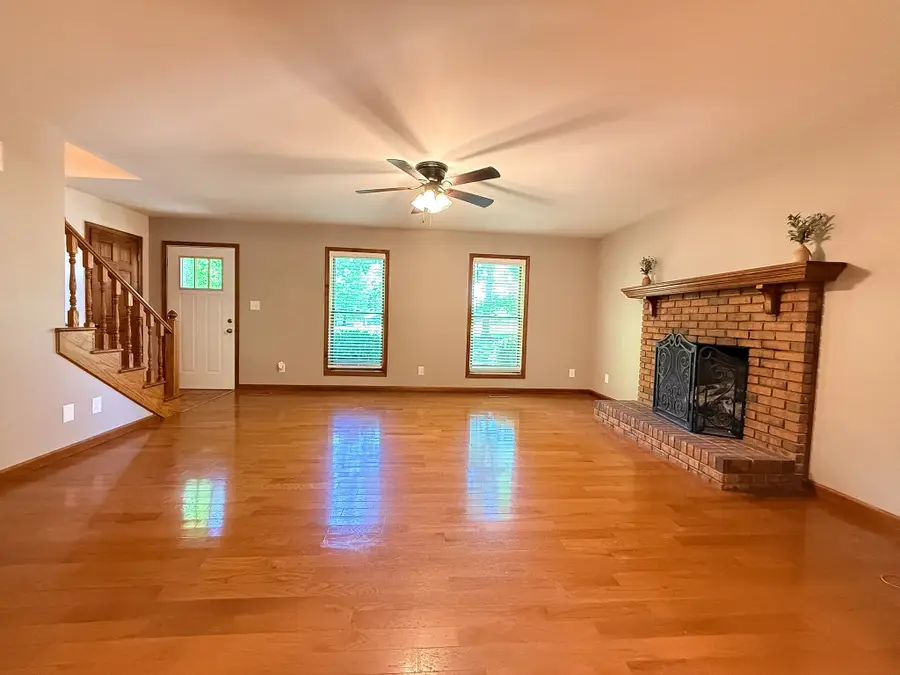 5054 Huffman Mill Rd, Hopkinsville, KY 42240 - #3