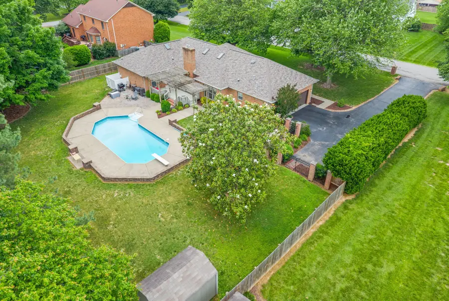 219 Fairfax Ave, Hopkinsville, KY 42240 - #2