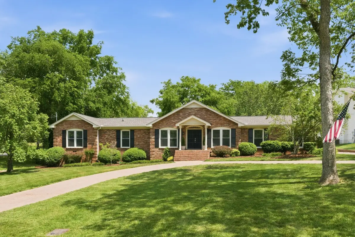 714 Bresslyn Rd, Nashville, TN 37205 - #1