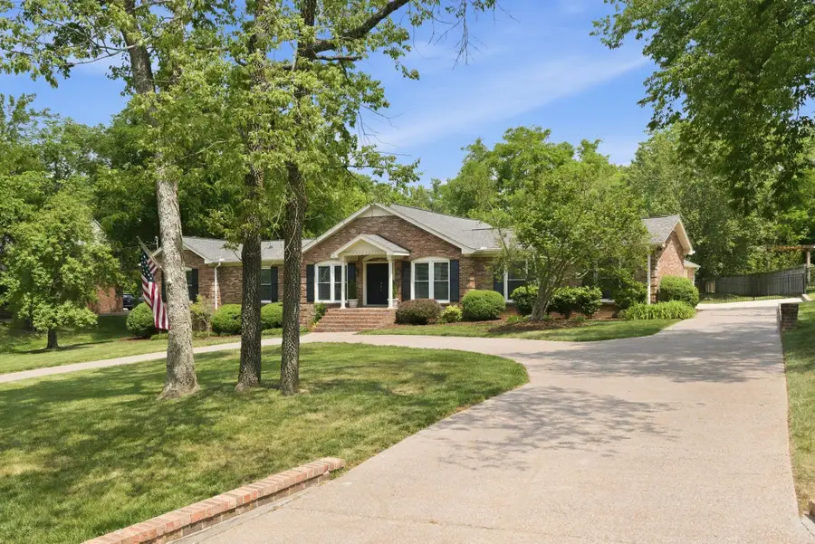 714 Bresslyn Rd, Nashville, TN 37205 - #3