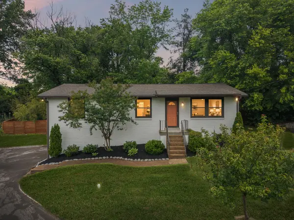 5104 Greentree Dr, Nashville, TN 37211