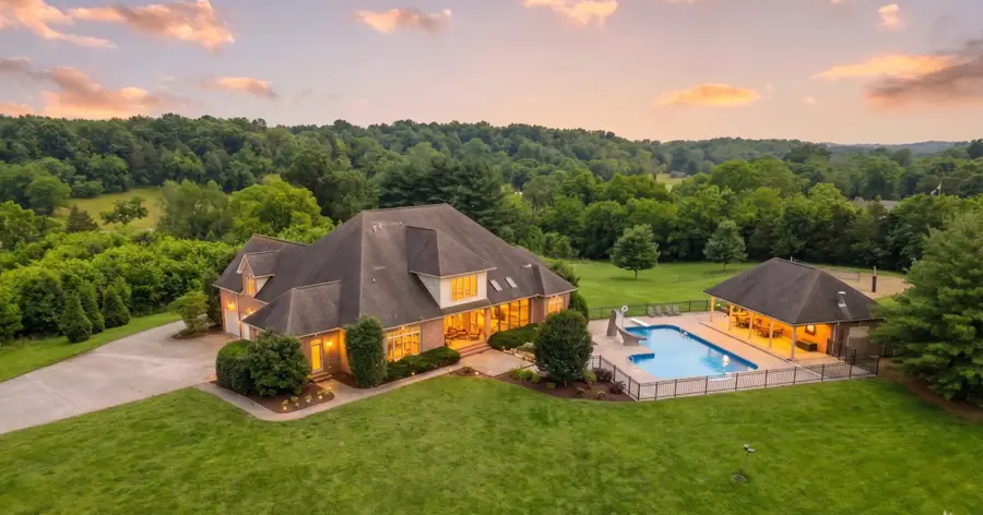 1357 Madison Creek Rd, Goodlettsville, TN 37072 - #2