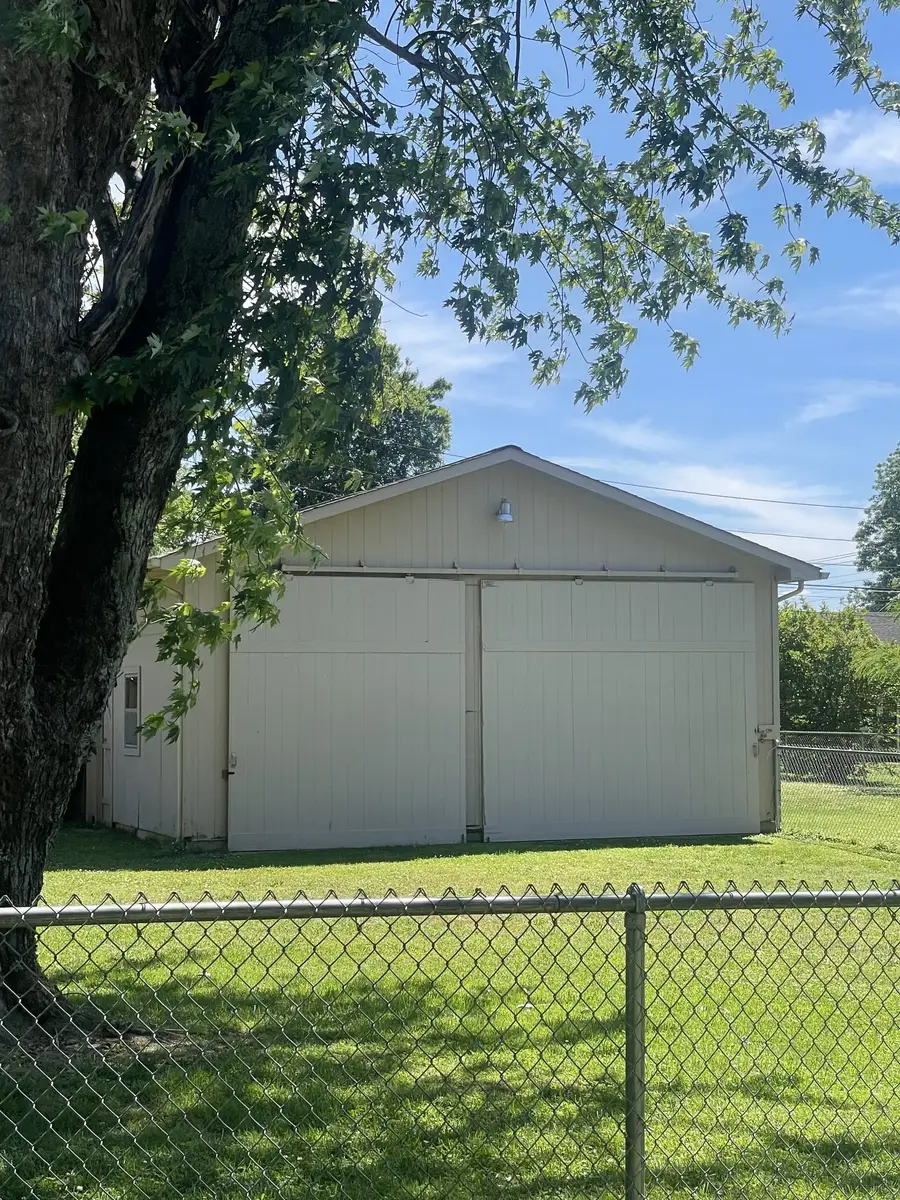 605 Springer Rd N, Lawrenceburg, TN 38464 - #3