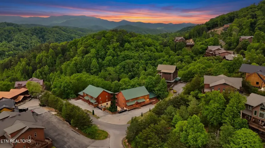 1935 Blackthorn Tr, Sevierville, TN 37876 - #2