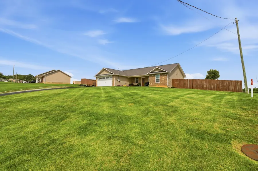630 Privet Dr, Dandridge, TN 37725 - #2