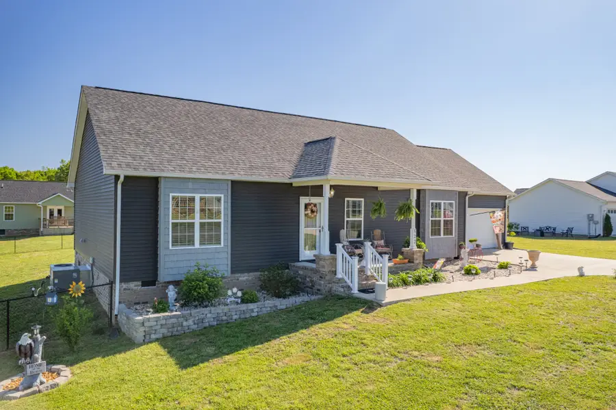 522 Springwater Dr, Summertown, TN 38483 - #2