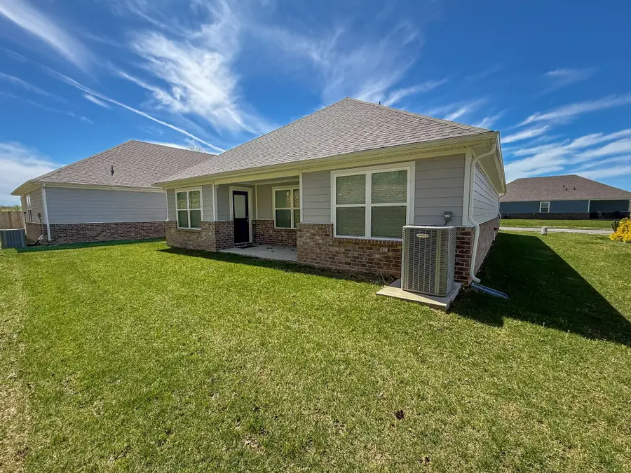 1003 Autumnwood Dr, Dickson, TN 37055 - #2