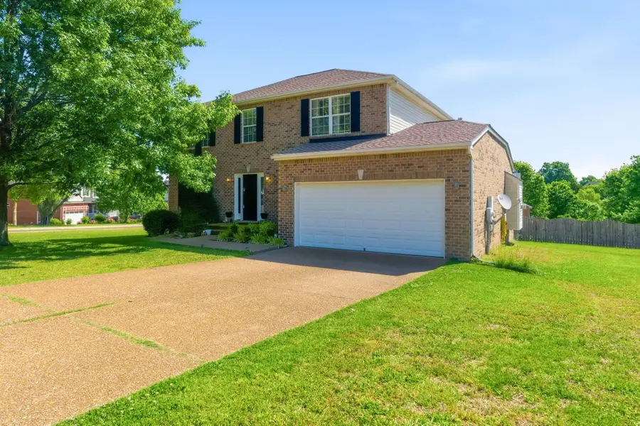 8008 Streamside Dr, Mount Juliet, TN 37122 - #2