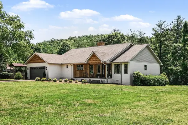8525 Old Harding Ln, Nashville, TN 37221