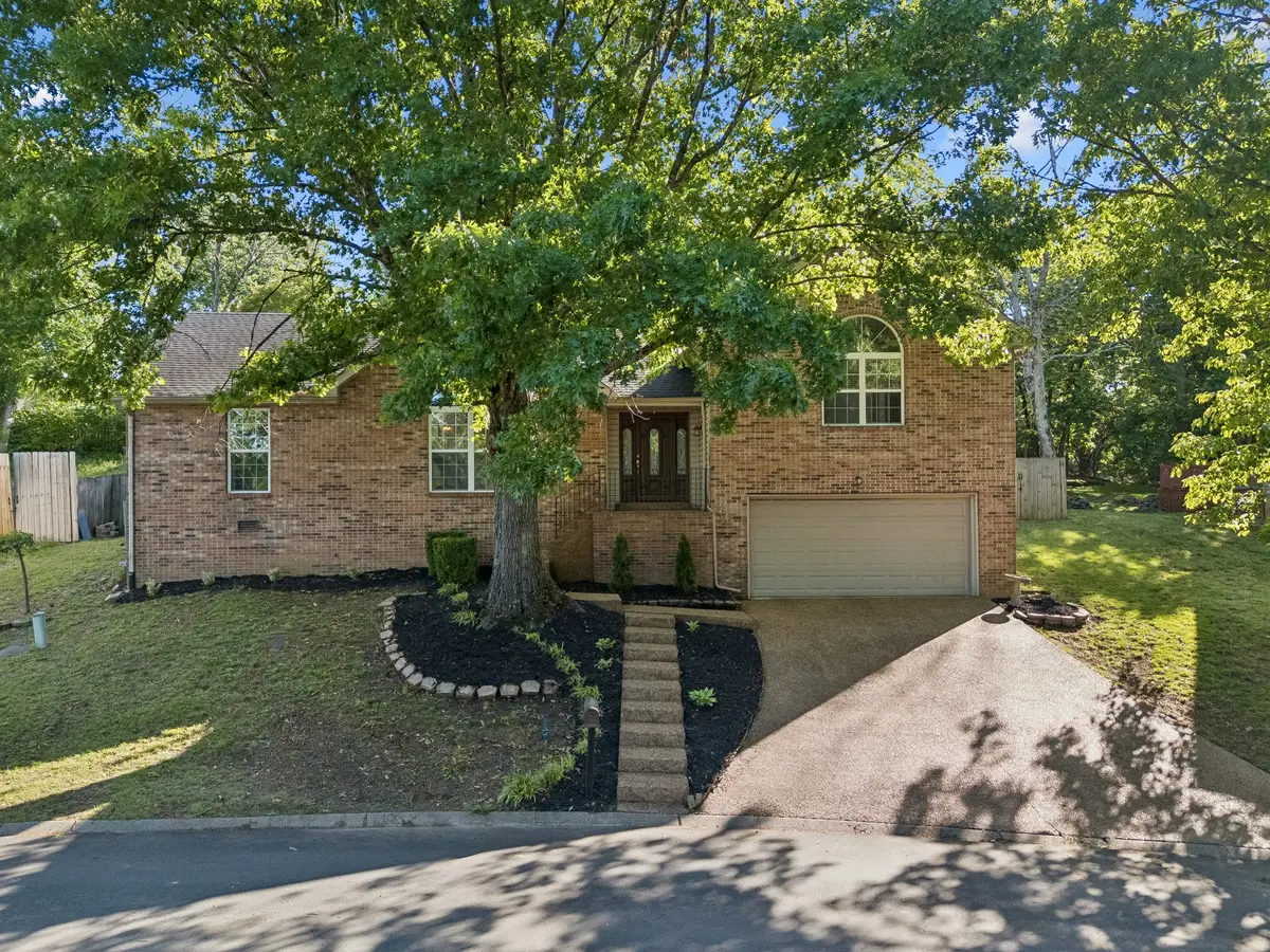 108 Redbud Dr, Hendersonville, TN 37075 - #1