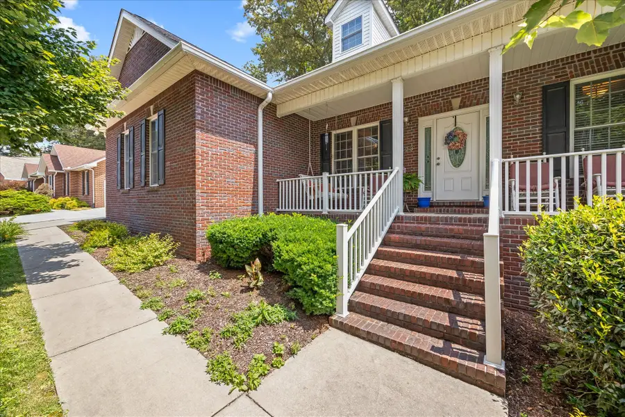 1323 Buckingham Pl, Cookeville, TN 38501 - #2