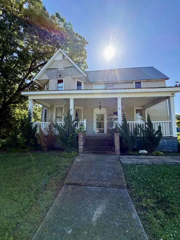 115 Cherry St, Camden, TN 38320