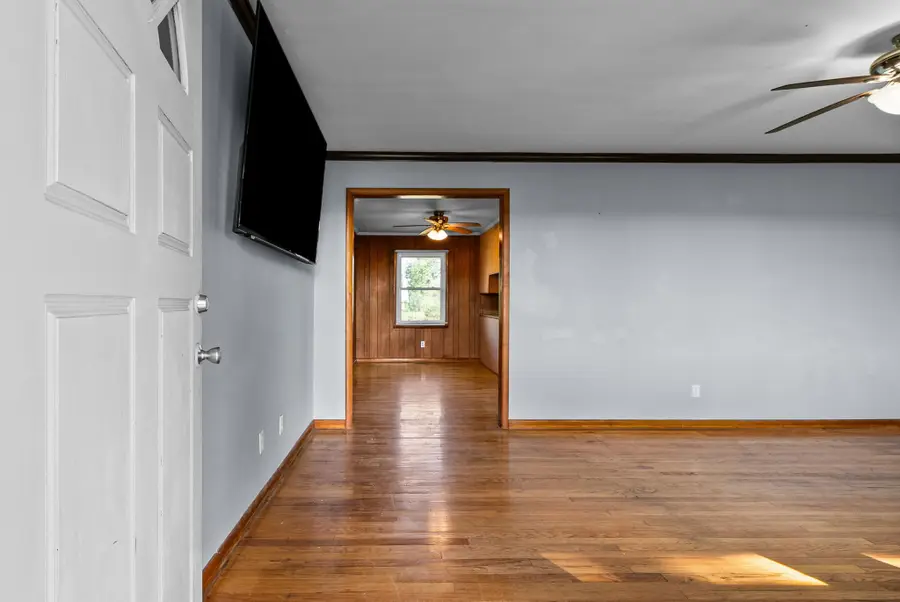 360 N Main St, Erin, TN 37061 - #3