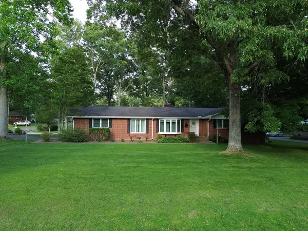 222 Crestwood Drive, Tullahoma, TN 37388