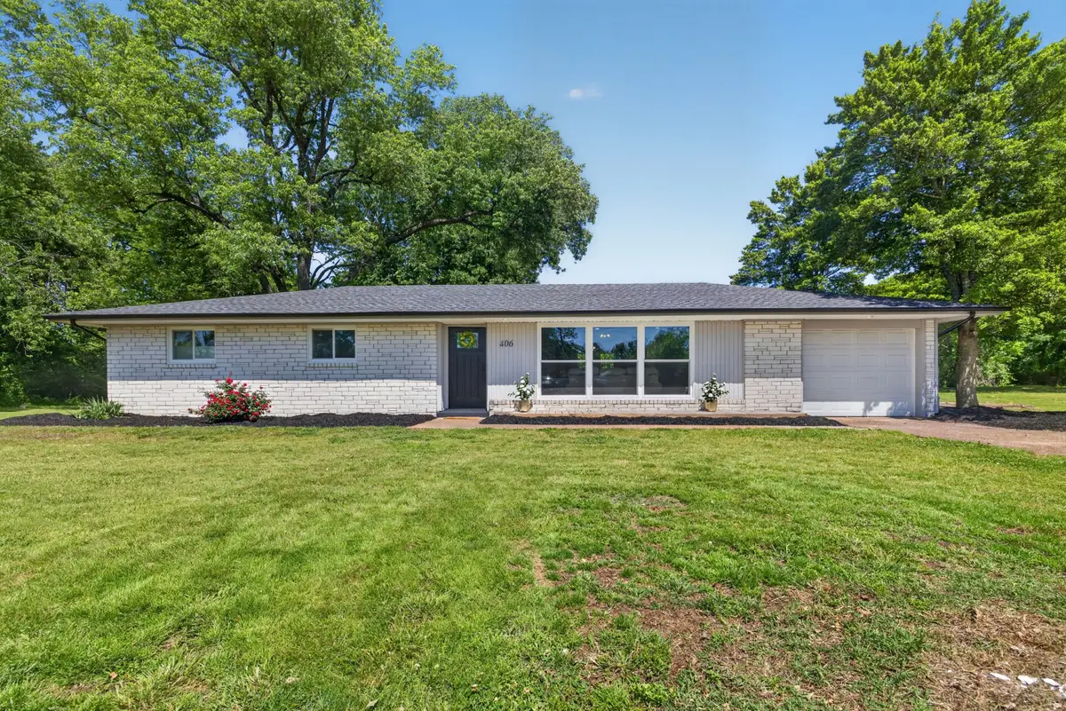 406 S Thompson St, Union City, TN 38261 - #1
