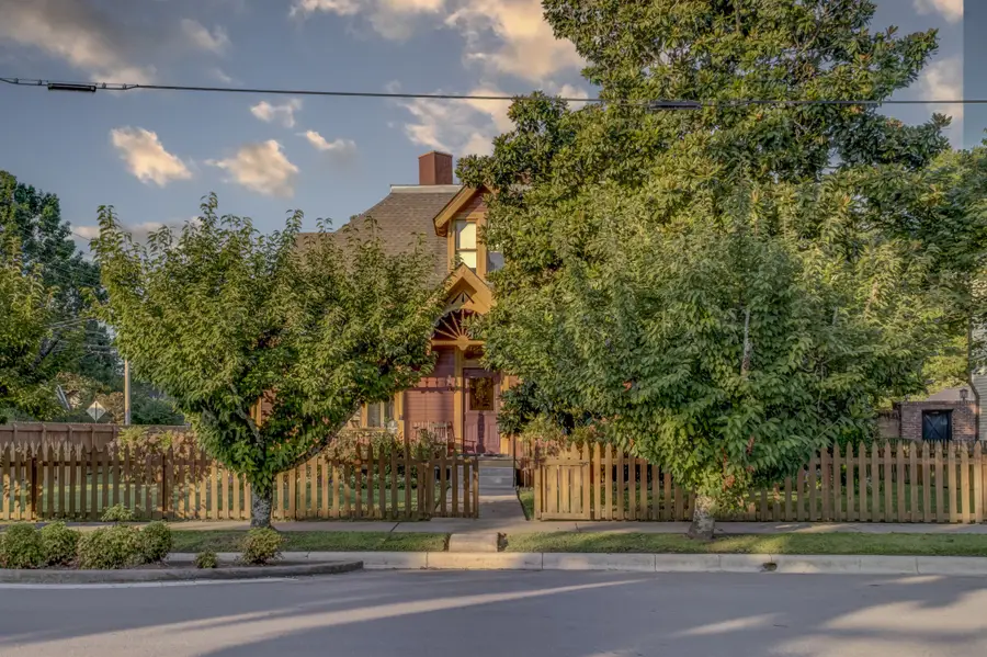 305 4th Ave S, Franklin, TN 37064 - #2