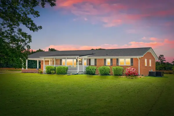 3824 Oakwood Rd, Woodlawn, TN 37191
