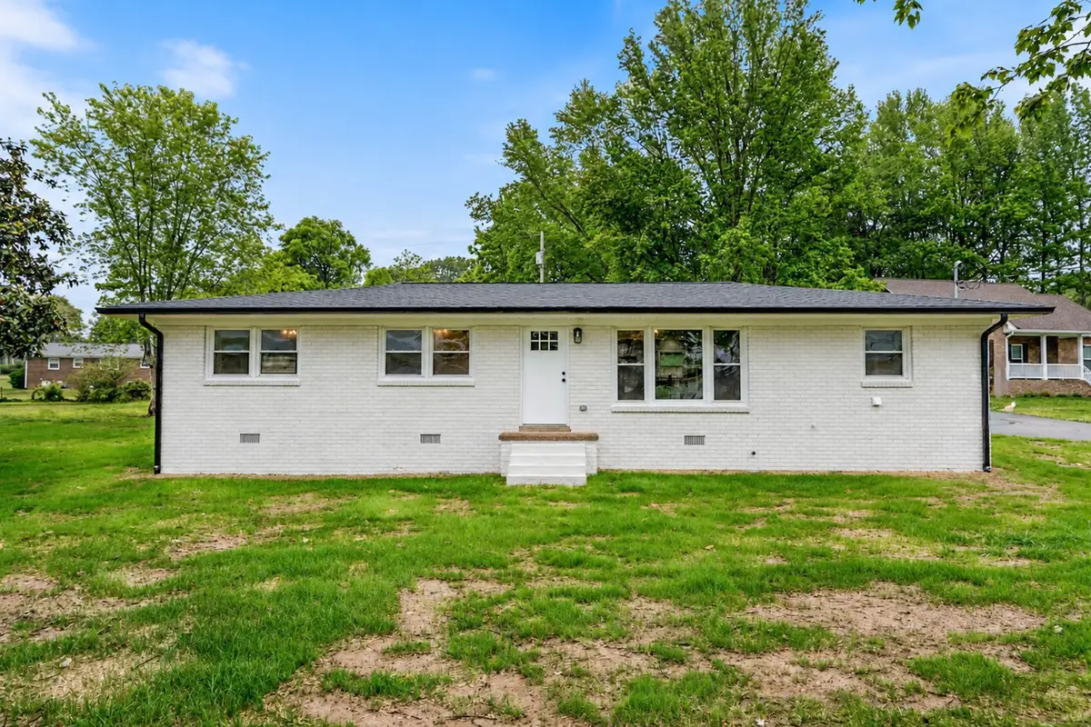 113 Brook St, McEwen, TN 37101 - #1