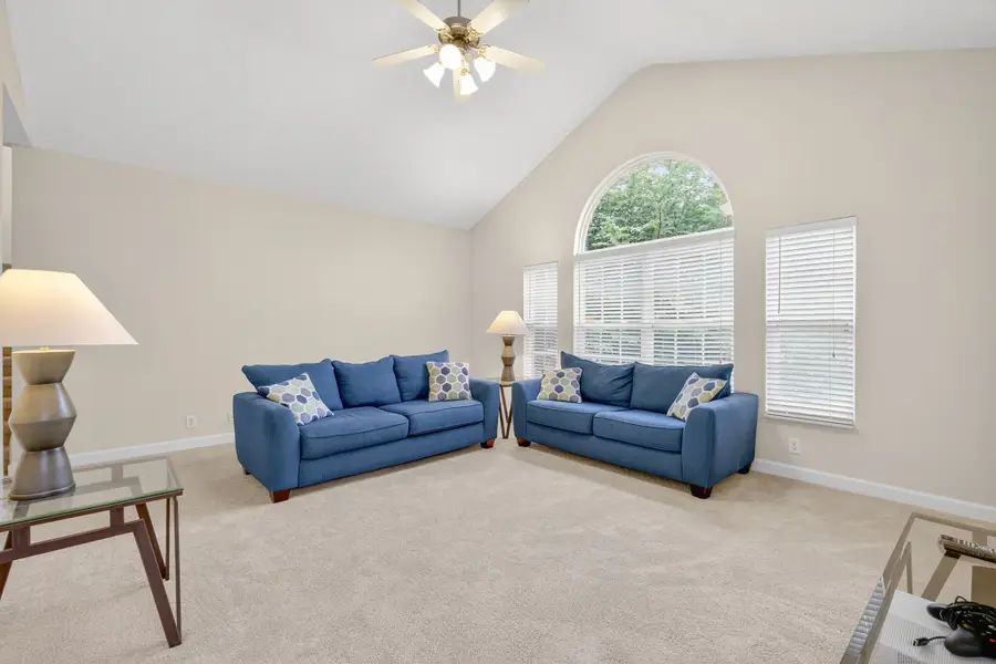 105 Lighthouse Cir, Hendersonville, TN 37075 - #2