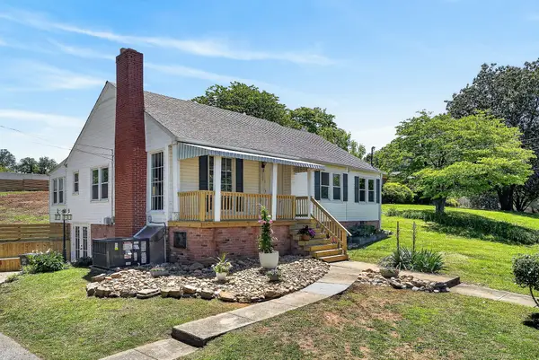 128 S Young St, Sparta, TN 38583