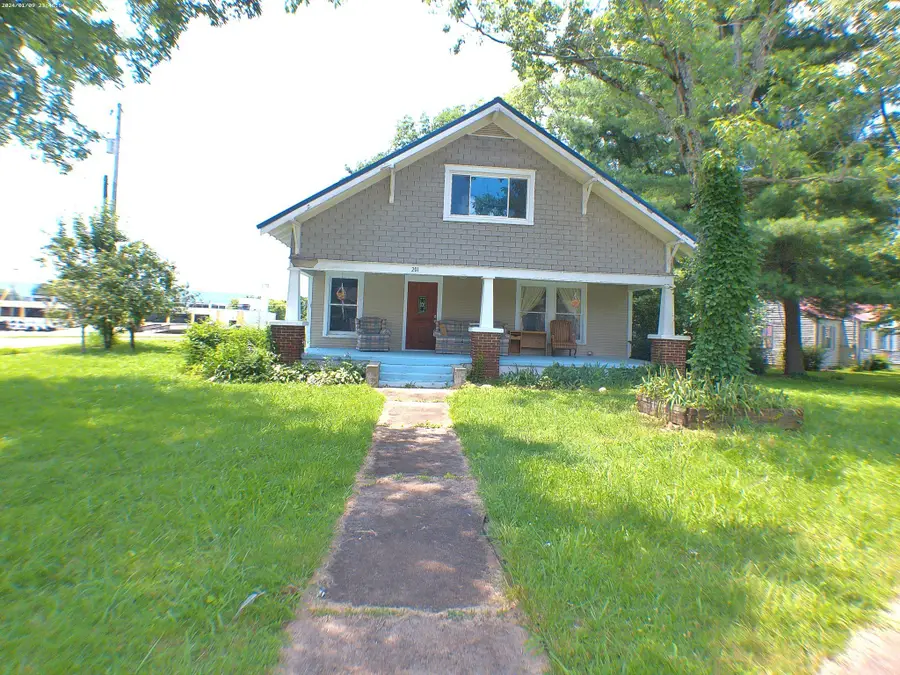 201 Hodges St N, Cowan, TN 37318 - #2