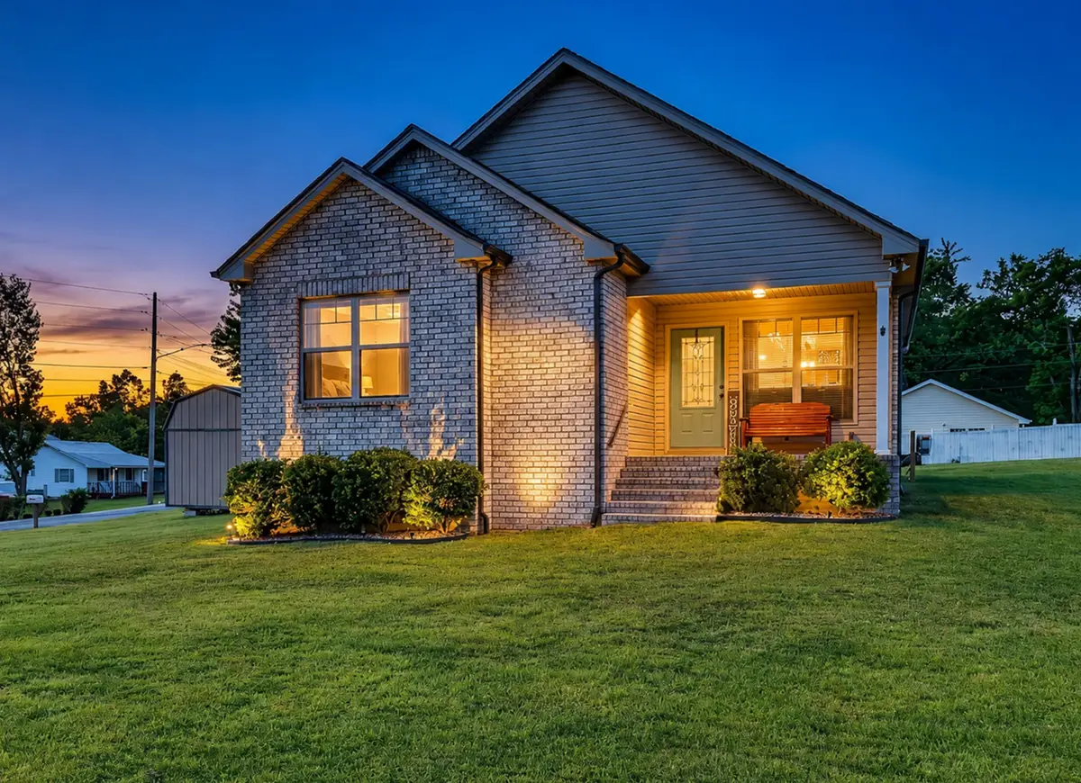 1702 Old Highway 31 E, Westmoreland, TN 37186 - #1