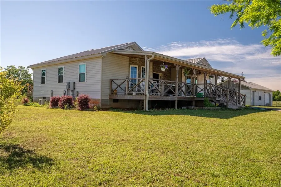 132 Beartown Rd, Loretto, TN 38469 - #2