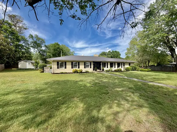 232 Admiral Cir, Lawrenceburg, TN 38464