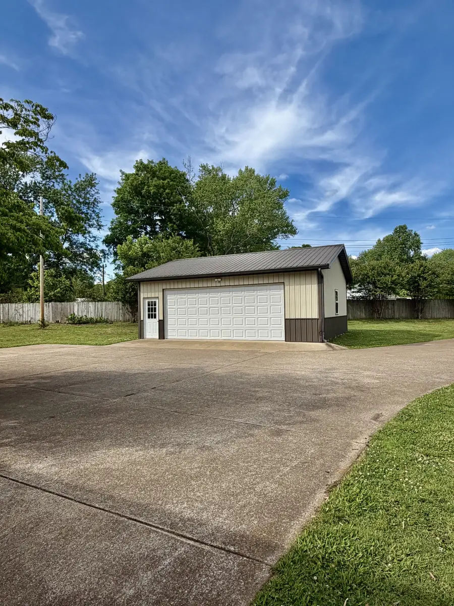 232 Admiral Cir, Lawrenceburg, TN 38464 - #3