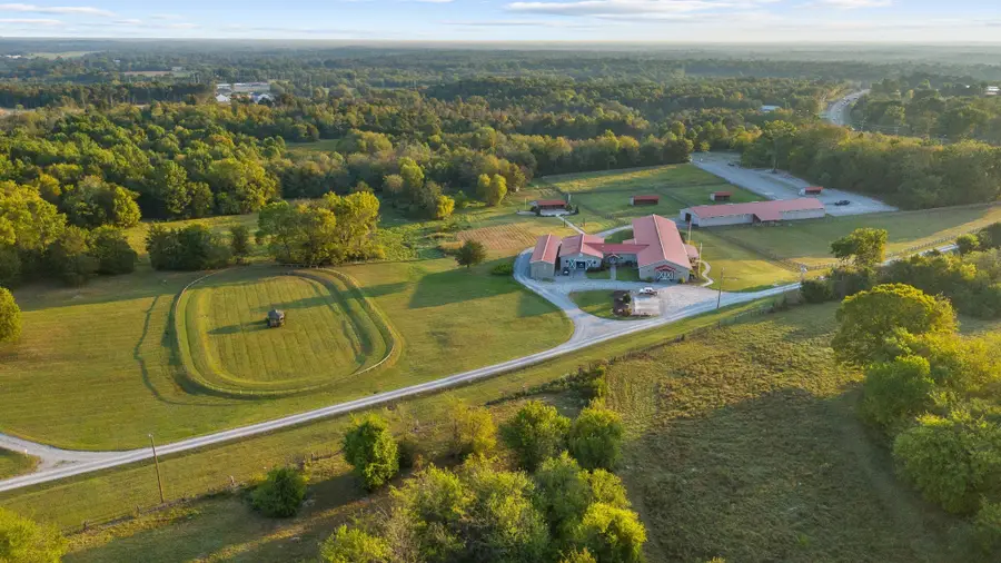 1190 W Ellington Pkwy, Lewisburg, TN 37091 - #3
