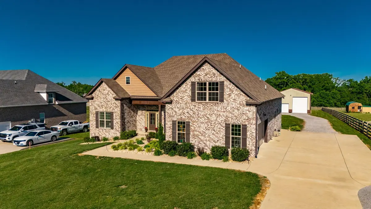 335 Drivers Ln, Gallatin, TN 37066 - #1