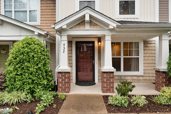 432 Shadow Glen Dr, Nashville, TN 37211
