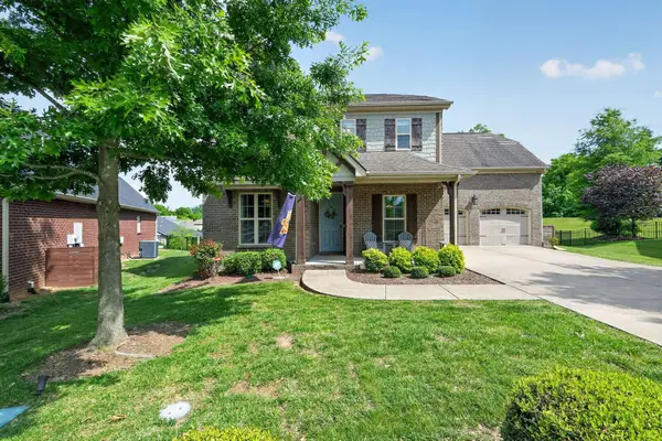 2384 Stockwood Trl, Thompsons Station, TN 37179