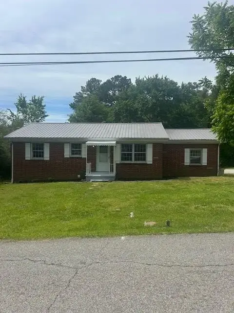 114 E Frazier St, Camden, TN 38320