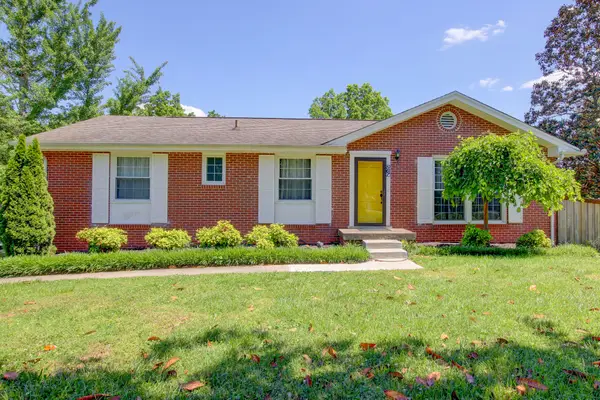 567 Chesterfield Dr, Clarksville, TN 37043