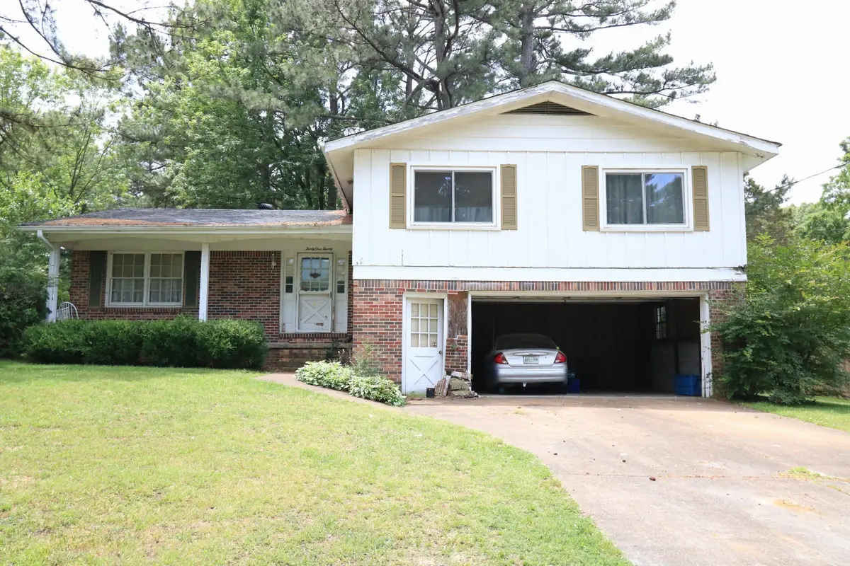 3120 N Circle Dr, Humboldt, TN 38343 - #1