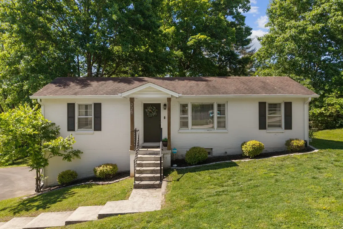 220 Crestland Dr, Columbia, TN 38401 - #1