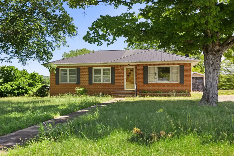 6819 S Main St, Lobelville, TN 37097 - #3