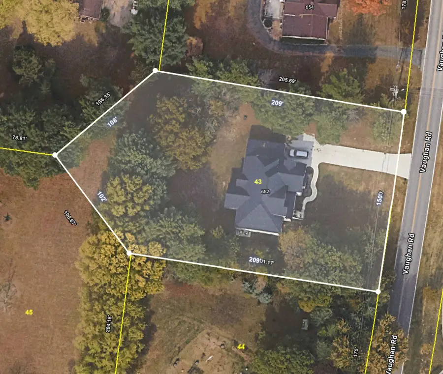 652 Vaughan Rd, Clarksville, TN 37043 - #3