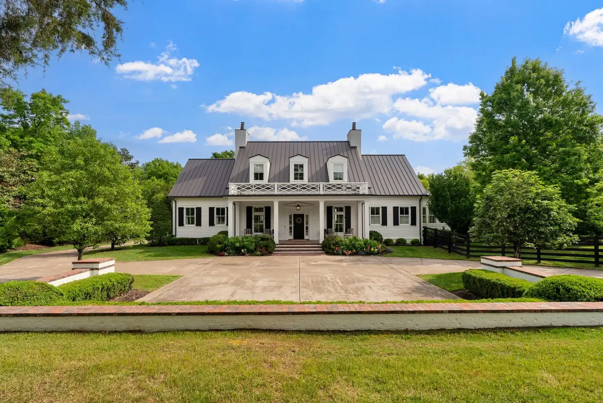 2 Bridleway Trl, Nashville, TN 37215 - #1